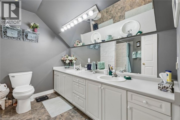 Photo 31 at 8 - 152 Dufferin Avenue, Holmedale, Brantford