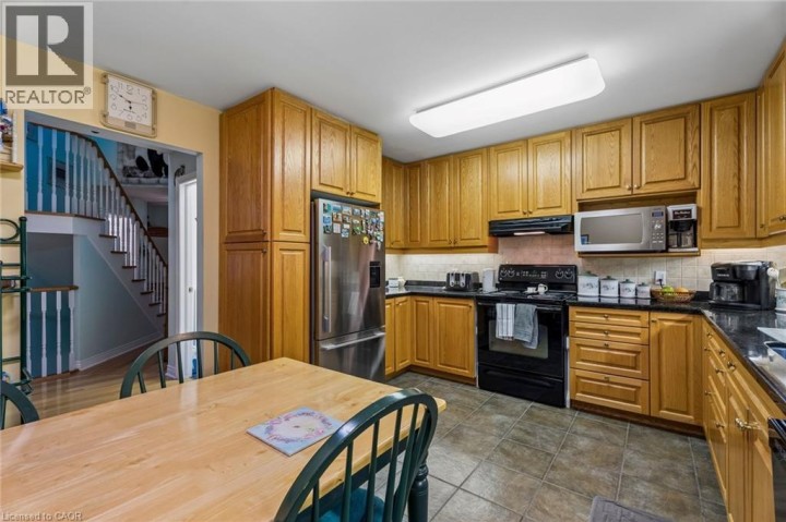 Photo 19 at 8 - 152 Dufferin Avenue, Holmedale, Brantford