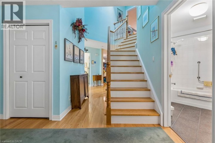 Photo 6 at 8 - 152 Dufferin Avenue, Holmedale, Brantford