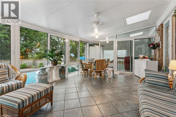 Photo 15 at 8 - 152 Dufferin Avenue, Holmedale, Brantford