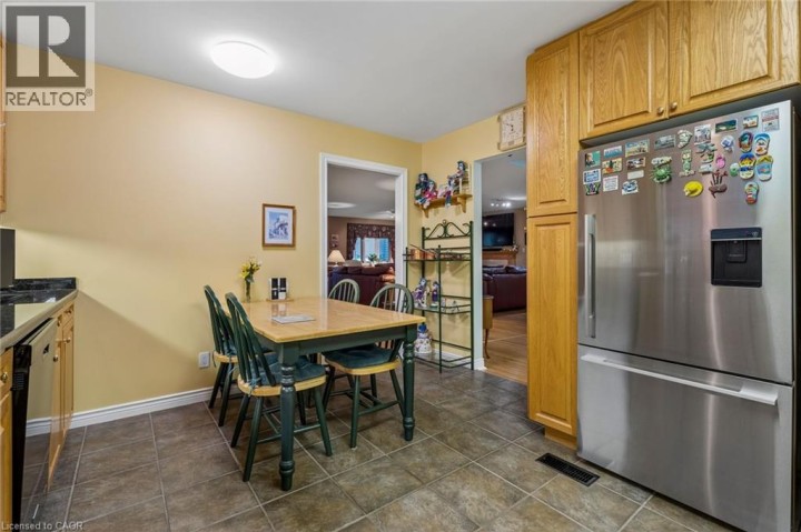 Photo 21 at 8 - 152 Dufferin Avenue, Holmedale, Brantford