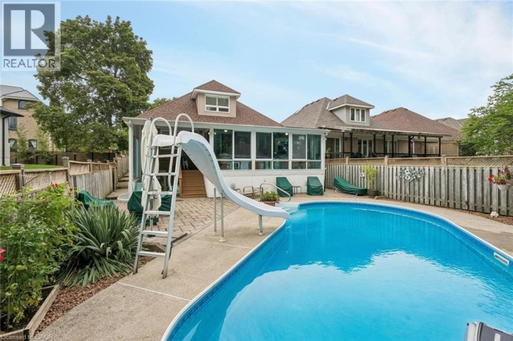 Photo 44 at 8 - 152 Dufferin Avenue, Holmedale, Brantford