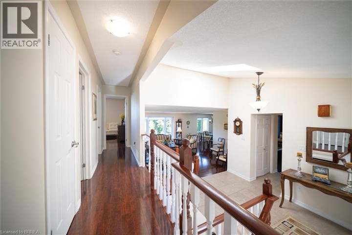 Photo 14 at 15 Fox Run, Rosedale / Gable Height, Brantford