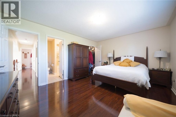 Photo 15 at 15 Fox Run, Rosedale / Gable Height, Brantford