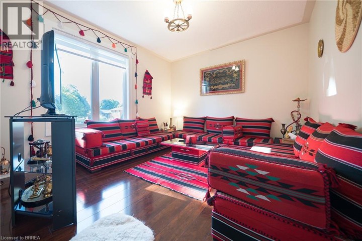Photo 18 at 15 Fox Run, Rosedale / Gable Height, Brantford