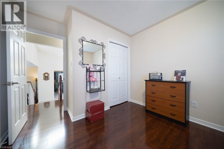 Photo 21 at 15 Fox Run, Rosedale / Gable Height, Brantford