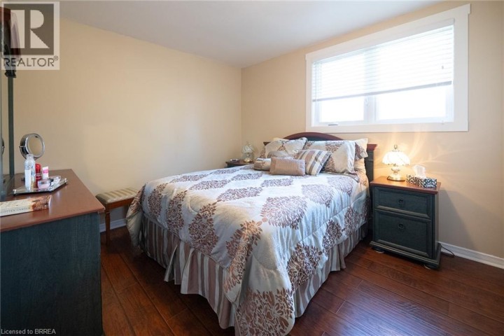 Photo 24 at 15 Fox Run, Rosedale / Gable Height, Brantford