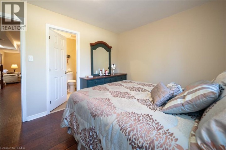 Photo 26 at 15 Fox Run, Rosedale / Gable Height, Brantford