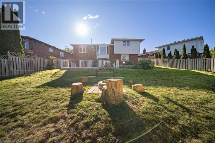 Photo 32 at 15 Fox Run, Rosedale / Gable Height, Brantford