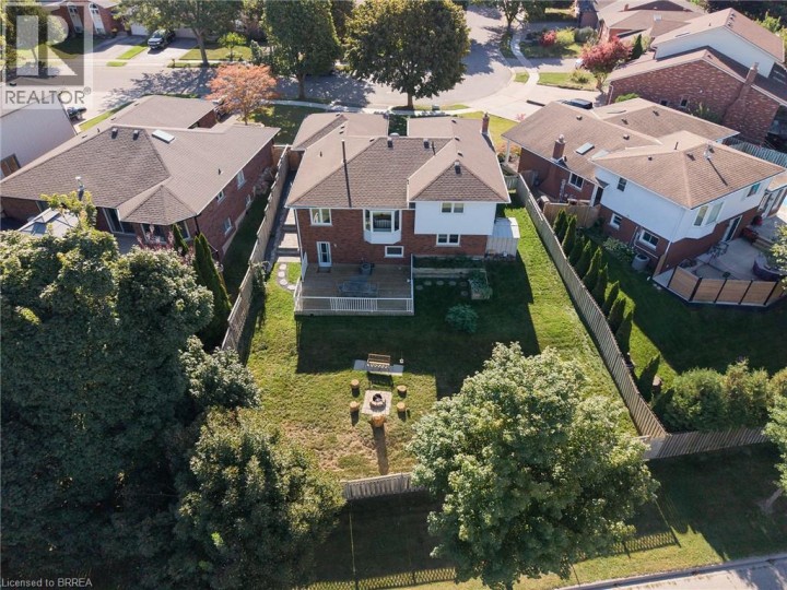 Photo 33 at 15 Fox Run, Rosedale / Gable Height, Brantford