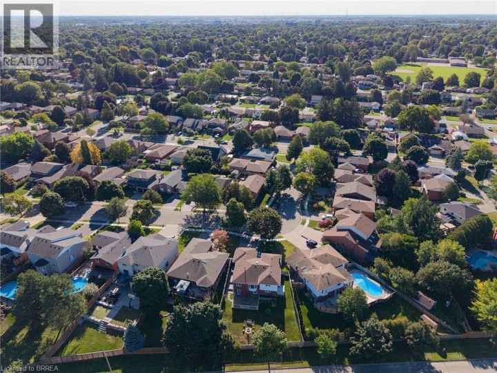 Photo 37 at 15 Fox Run, Rosedale / Gable Height, Brantford