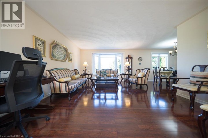 Photo 8 at 15 Fox Run, Rosedale / Gable Height, Brantford