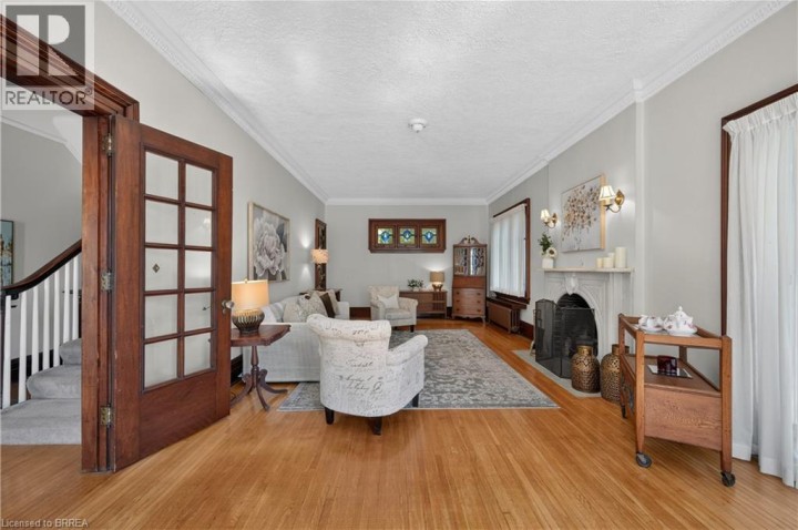 Photo 7 at 29 Lorne Crescent, Lansdowne, Brantford