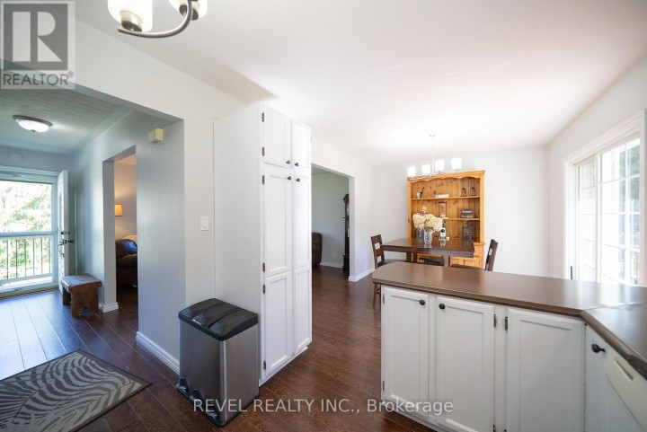 Photo 10 at 218 W Mechanic Street, Waterford, Norfolk County
