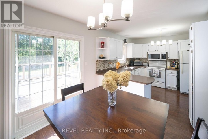 Photo 6 at 218 W Mechanic Street, Waterford, Norfolk County