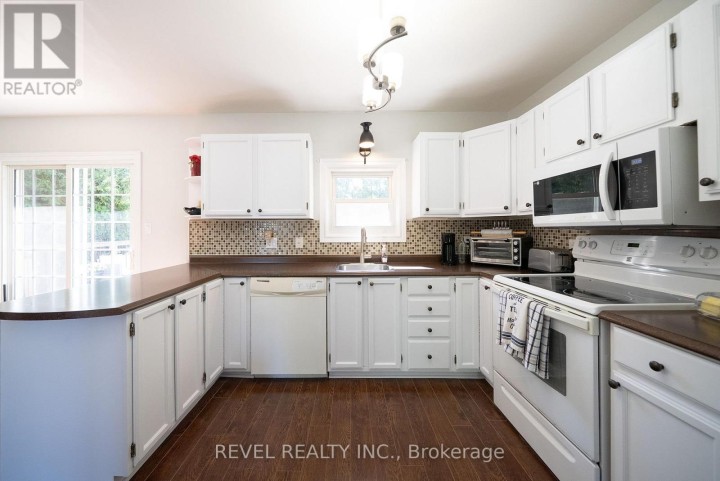 Photo 9 at 218 W Mechanic Street, Waterford, Norfolk County