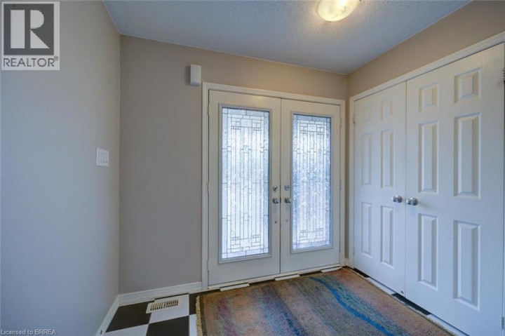 Photo 5 at 15 Davidson Court, Cainsville / Brookfield, Brantford