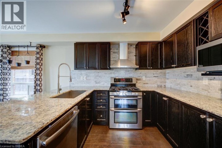 Photo 13 at 15 Davidson Court, Cainsville / Brookfield, Brantford