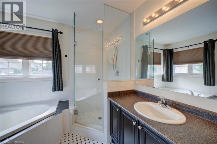 Photo 25 at 15 Davidson Court, Cainsville / Brookfield, Brantford