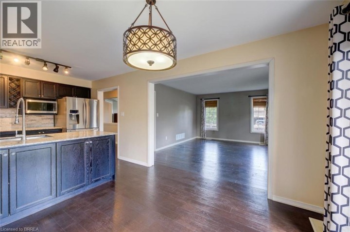 Photo 17 at 15 Davidson Court, Cainsville / Brookfield, Brantford