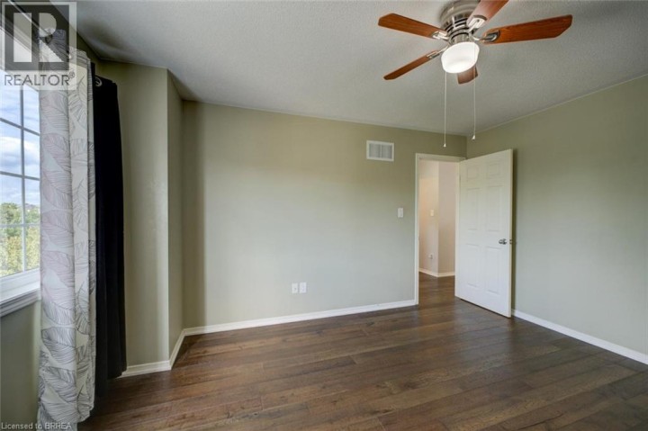 Photo 33 at 15 Davidson Court, Cainsville / Brookfield, Brantford
