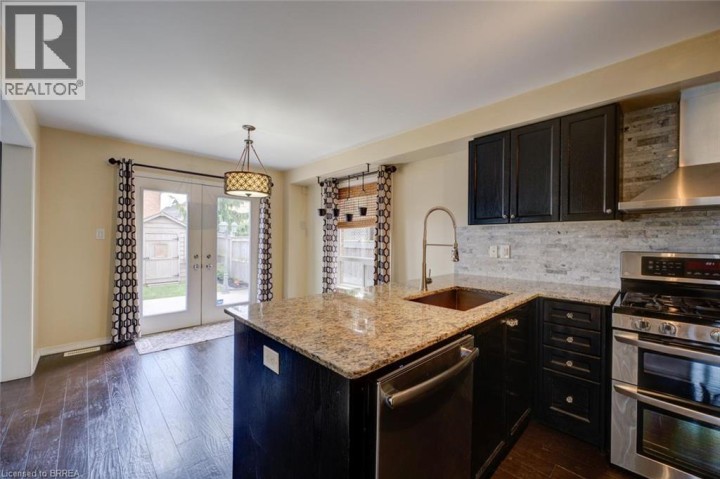 Photo 14 at 15 Davidson Court, Cainsville / Brookfield, Brantford