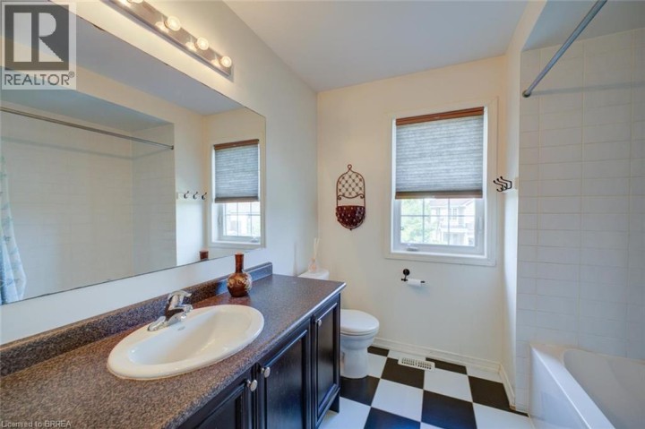 Photo 34 at 15 Davidson Court, Cainsville / Brookfield, Brantford