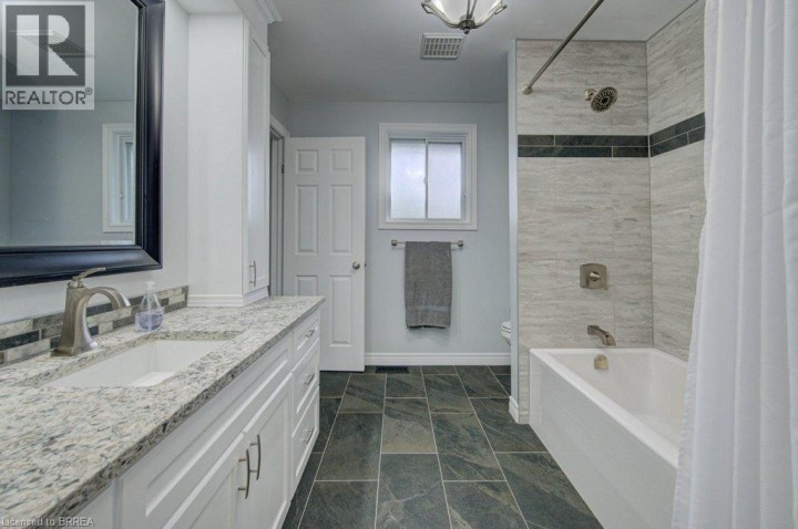 Photo 17 at 27 Olivetree Road, Mayfair, Brantford