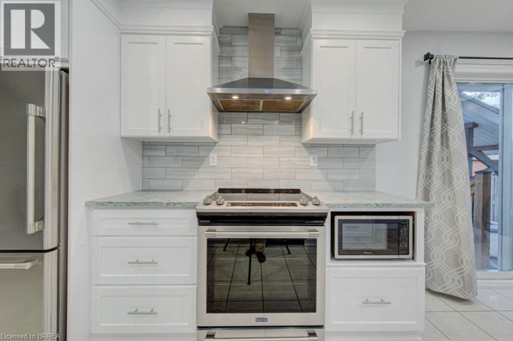Photo 14 at 27 Olivetree Road, Mayfair, Brantford
