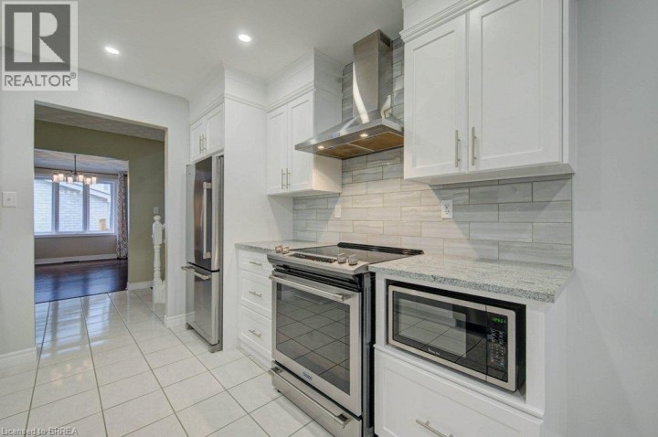 Photo 13 at 27 Olivetree Road, Mayfair, Brantford