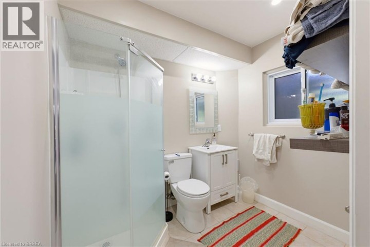 Photo 18 at 11 Redwood Road, Rosedale / Gable Height, Brantford