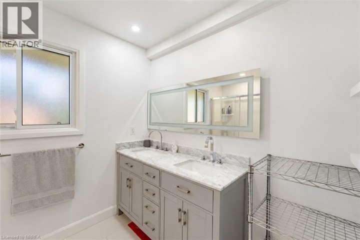 Photo 17 at 11 Redwood Road, Rosedale / Gable Height, Brantford