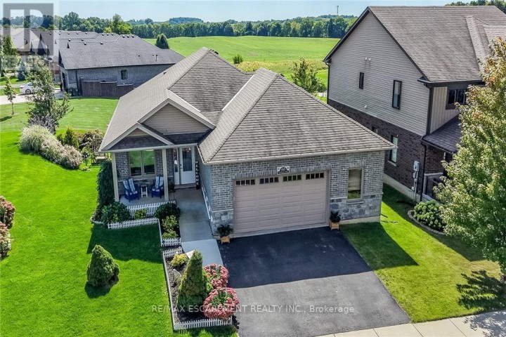Photo 1 at 40 Trillium Way, Simcoe, Norfolk County