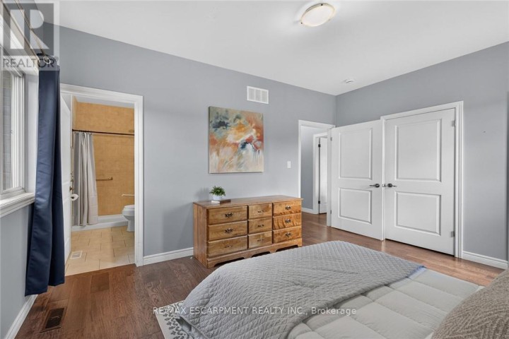 Photo 18 at 40 Trillium Way, Simcoe, Norfolk County