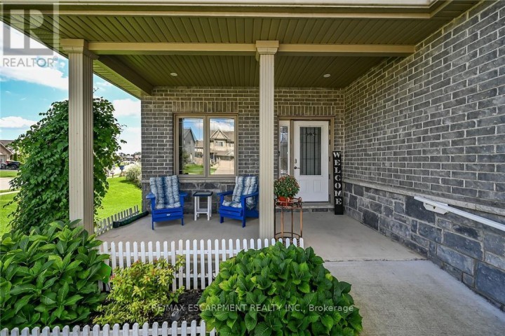 Photo 3 at 40 Trillium Way, Simcoe, Norfolk County