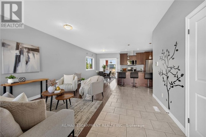 Photo 4 at 40 Trillium Way, Simcoe, Norfolk County