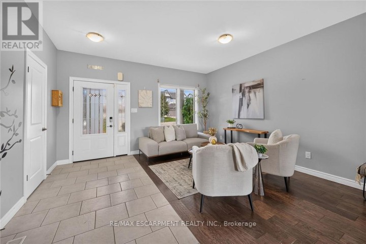 Photo 5 at 40 Trillium Way, Simcoe, Norfolk County