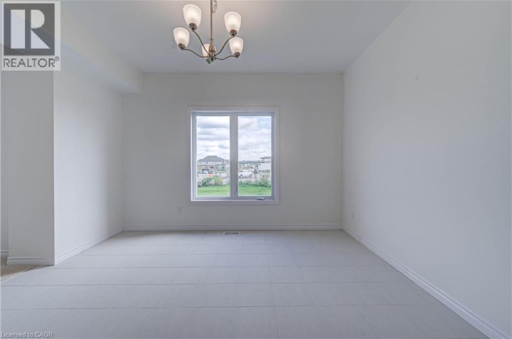 Photo 14 at 10 Munn Crescent, Innerkip (Victoria Park), Woodstock