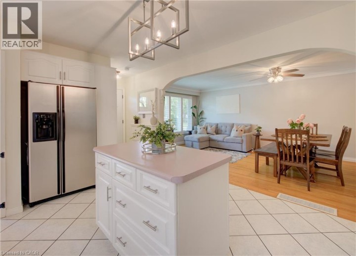 Photo 7 at 2 Allanton Boulevard, Fairview / Greenbrier, Brantford