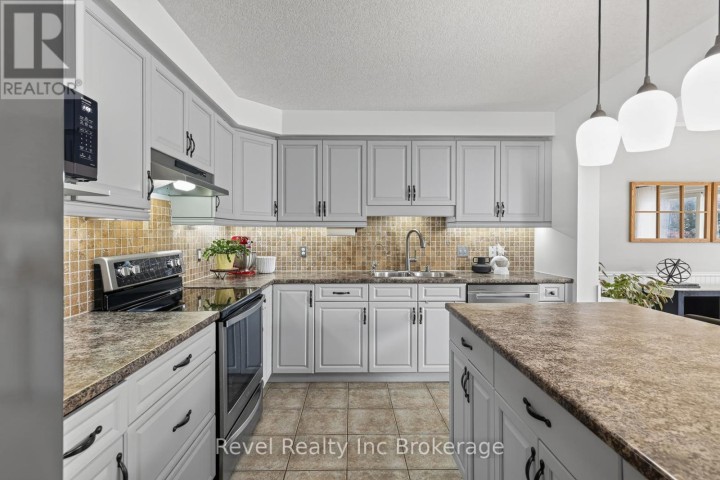 Photo 10 at 762 Frontenac Crescent, Woodstock - South, Woodstock