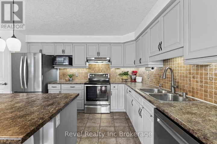 Photo 11 at 762 Frontenac Crescent, Woodstock - South, Woodstock