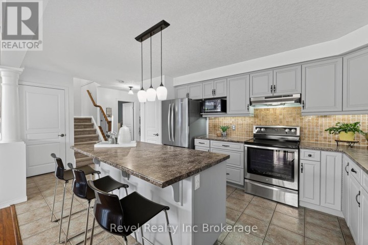 Photo 12 at 762 Frontenac Crescent, Woodstock - South, Woodstock