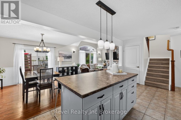 Photo 13 at 762 Frontenac Crescent, Woodstock - South, Woodstock