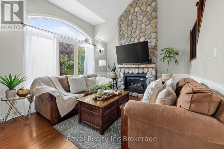 Photo 17 at 762 Frontenac Crescent, Woodstock - South, Woodstock