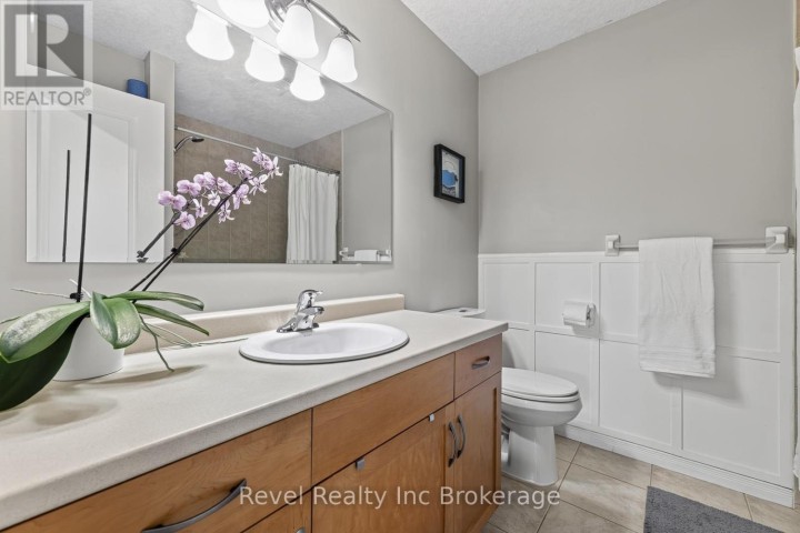 Photo 24 at 762 Frontenac Crescent, Woodstock - South, Woodstock