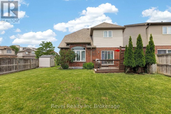 Photo 32 at 762 Frontenac Crescent, Woodstock - South, Woodstock