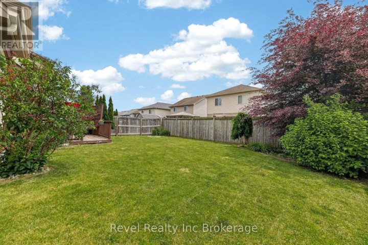 Photo 35 at 762 Frontenac Crescent, Woodstock - South, Woodstock