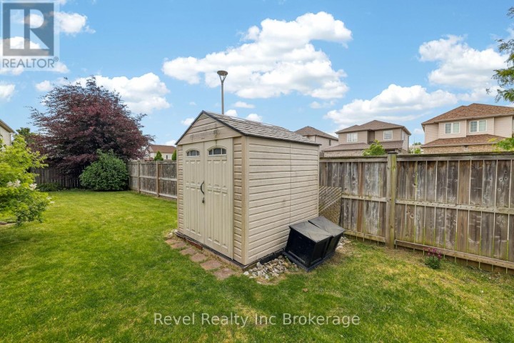 Photo 37 at 762 Frontenac Crescent, Woodstock - South, Woodstock