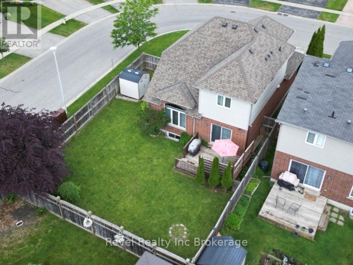 Photo 38 at 762 Frontenac Crescent, Woodstock - South, Woodstock
