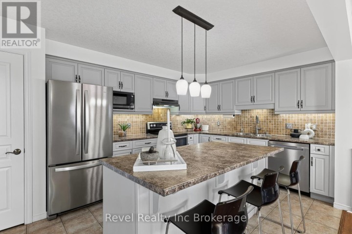 Photo 9 at 762 Frontenac Crescent, Woodstock - South, Woodstock